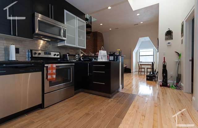 Unique Luxury in Heart of Coolidge Corner! Near T, Trader Joes, perfect for BU Students and Working Pros alike! photos photos