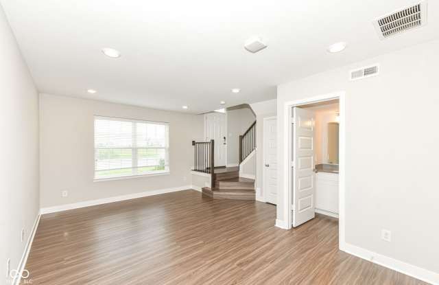 17276 Henslow Drive Gallery 2