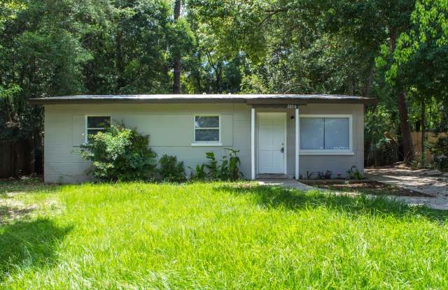 Cozy Home Off Lake Bradford! photos photos