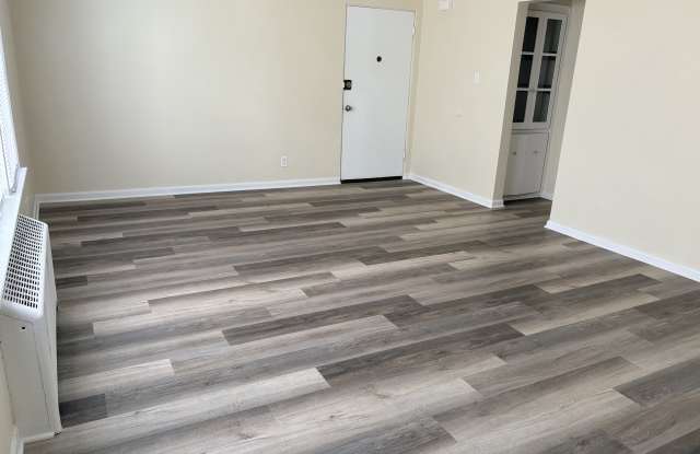 2306 W 5th Ave photos photos