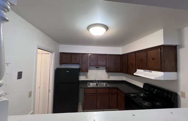 1820 Lyons Avenue, Apt 8 - 1820 Lyons Avenue, Lansing, MI 48910