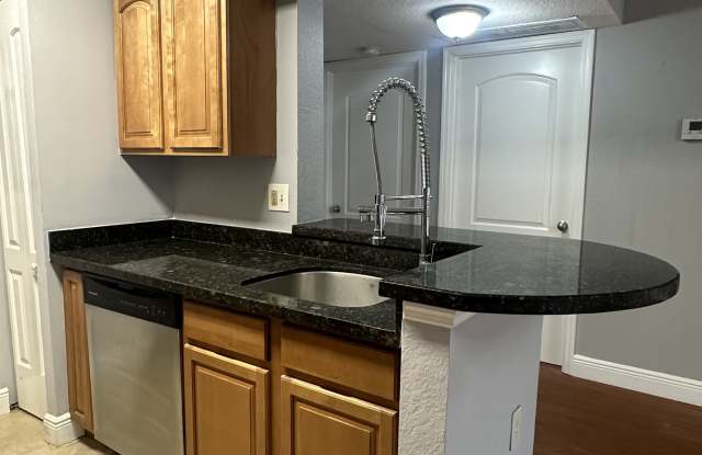 2810 N Oakland Forest Dr #204 photos photos