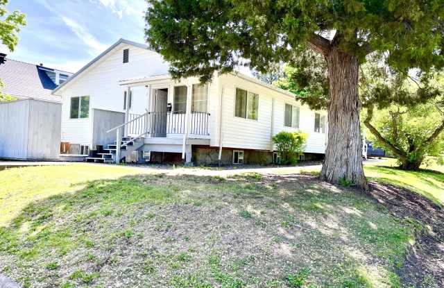 706 M Avenue - 706 M Avenue, La Grande, OR 97850