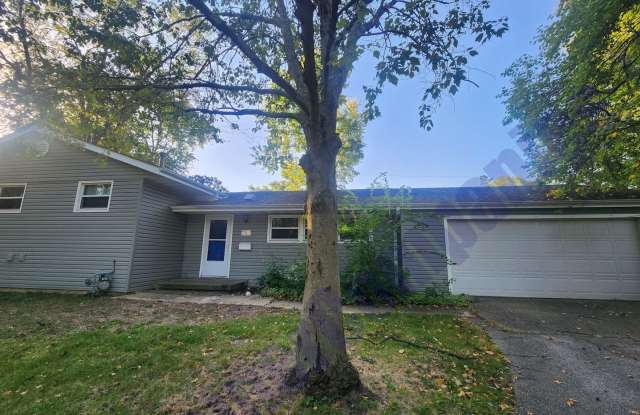 4 Bedroom 2 bath House Available August 1st! photos photos