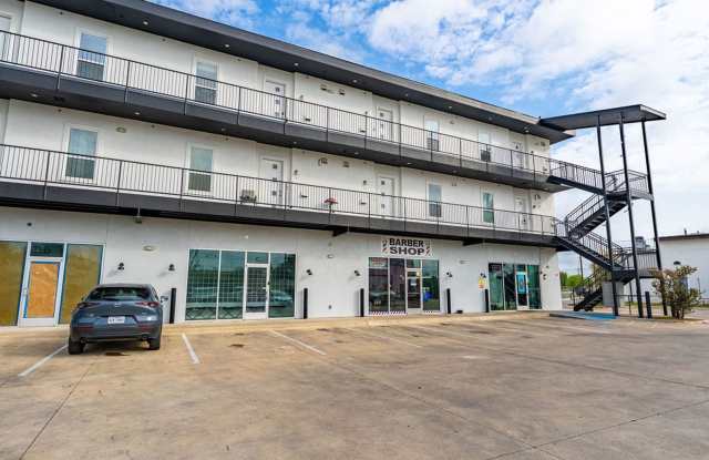 Stylish Condo in East Austin. Must See Opportunity! Gallery 1