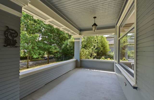 5Bd/2.5Ba Everett Home Gallery 3