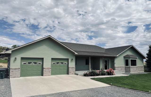 13744 Larkspur Gallery 1