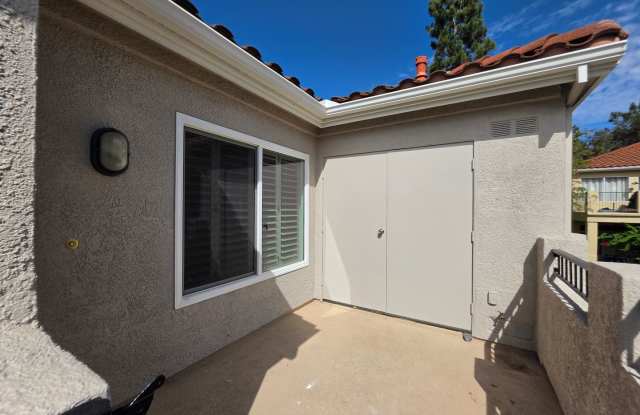 Seagate Colony: Upper 1 Bedroom 1 Bath Condo Gallery 4