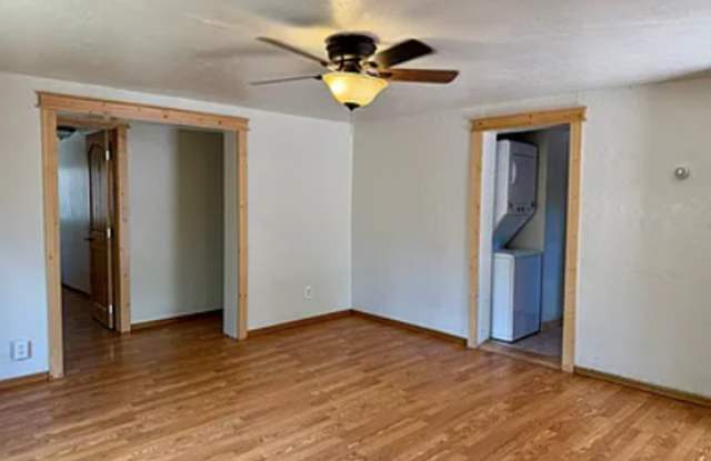Charming Remodeled Apartment Near NAU & Downtown! Gallery 4