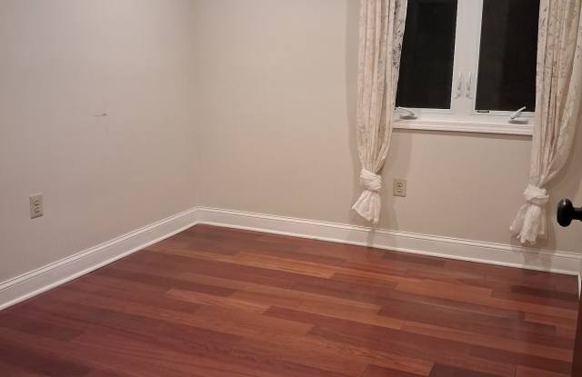 9116 Ayrdale Crescent Gallery 3