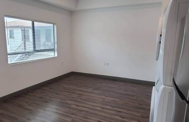 Come home to our modern townhomes in Westchester! Gallery 4
