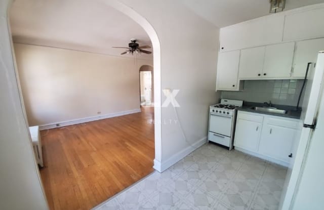 812 Dempster St - 812 Dempster Street, Evanston, IL 60202