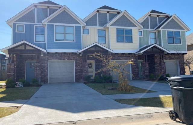 1/2 off first month! 3 bedroom, 2.5 bathroom, 1 car garage photos photos