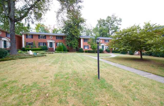 Spacious 2 Bedroom w/ Pool Less Than 1 Mile From Heart of Buckhead!! Gallery 4