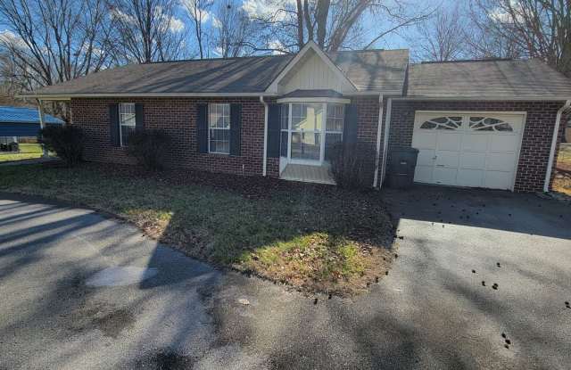 3/2-Brick Ranch- Cookeville- 1 Car Garage photos photos 3/2-Brick Ranch- Cookeville- 1 Car Garage photos photos