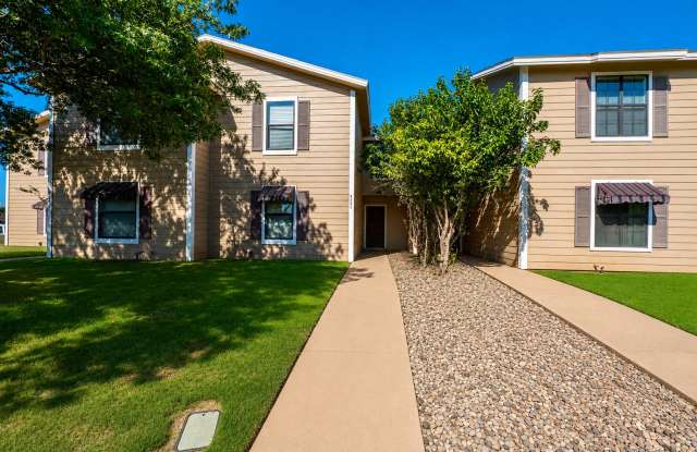 Updated 3-Bedroom Townhome with First-Floor Primary Suite photos photos Updated 3-Bedroom Townhome with First-Floor Primary Suite photos photos
