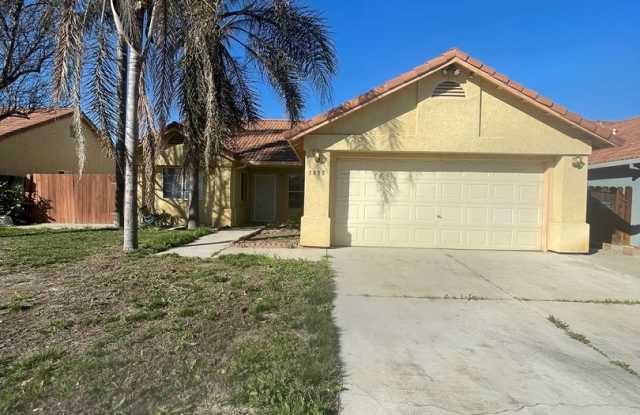 Spacious 3-Bedroom, 2-Bathroom Home! photos photos