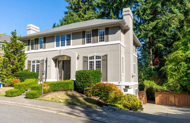 Luxury 4 bed 4 bath home in Lakemont, Bellevue - 4952 160th Court Southeast, Bellevue, WA 98006