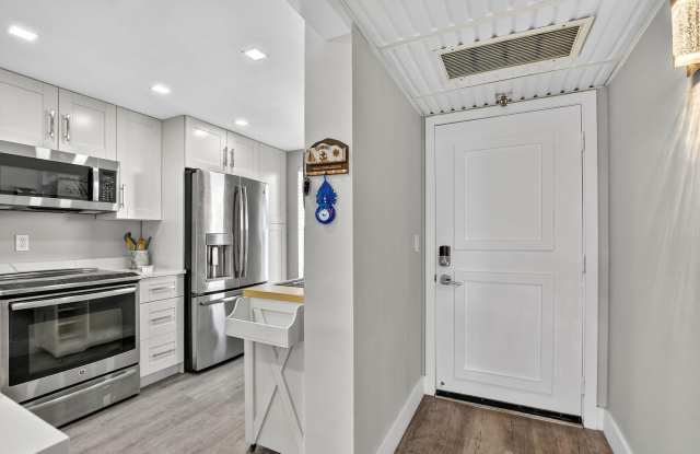 20 Royal Palm Way Gallery 4