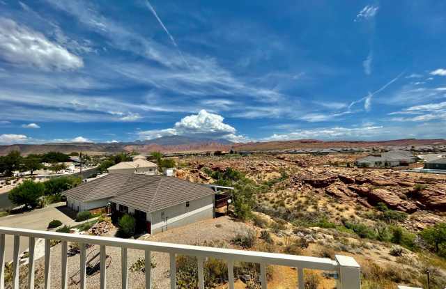 INCLUDES UTILITIES - Two Bedroom Apartment with Private Deck and VIEWS - 956 Quail Ridge Drive, Washington, UT 84780