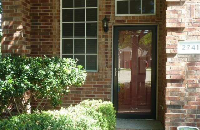 2741 Lynx Lane Gallery 2