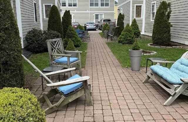 Five Bedroom + Two & half Bath TownHouse * Lower Allston Gallery 3