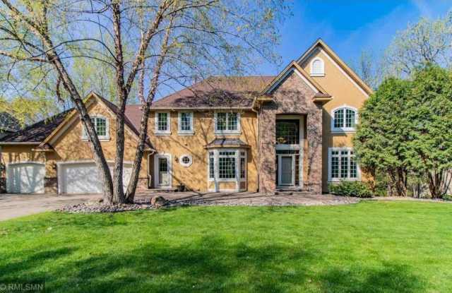 6381 S Oxbow Bend S - 6381 Oxbow Bnd, Chanhassen, MN 55317