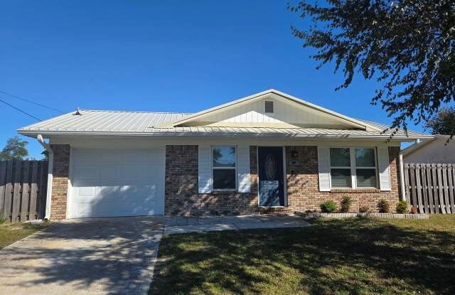 209 S Mary Ella Avenue - 209 South Mary Ella Avenue, Callaway, FL 32404