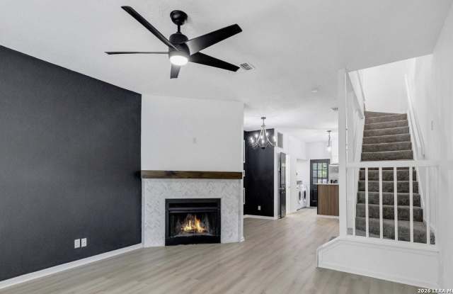 12225 Apricot Dr Gallery 1