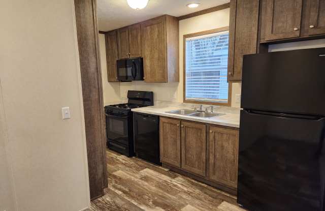 2 Riverbank - 2 Riverbank Drive, Pontiac, MI 48341 2 Riverbank - 2 Riverbank Drive, Pontiac, MI 48341