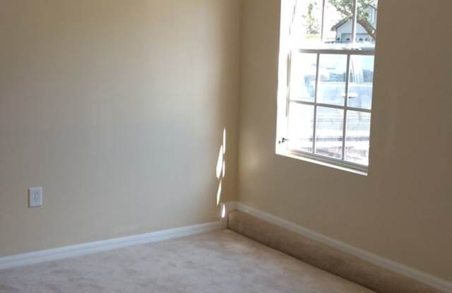 151 Lakeside Circle Gallery 2