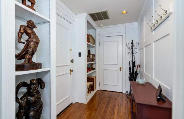 20 North Kingshighway Boulevard Gallery 2