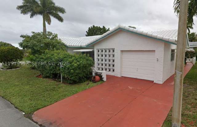 7516 NW 67th Ave photos photos