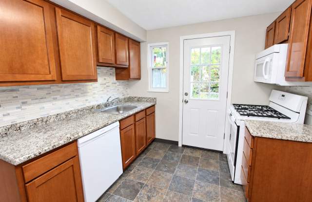 949 SLEEPY HOLLOW ROAD Gallery 2
