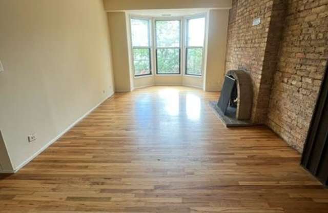 600 W Surf Gallery 2