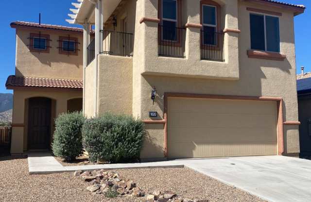 4 bedrooms, 3.5 BATHROOMS home, 2 Primary Suites! photos photos