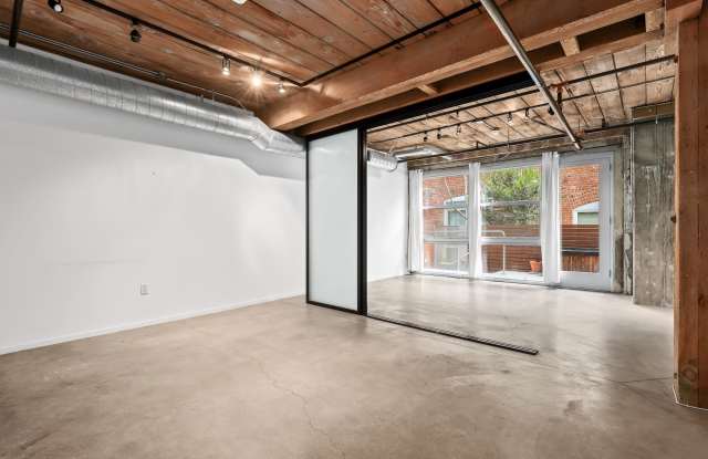530 S Hewitt St Gallery 1