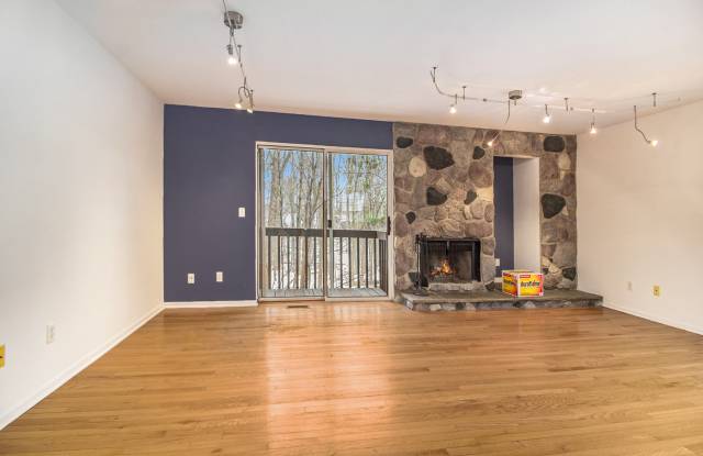 230 Lyn Anne Court Gallery 4