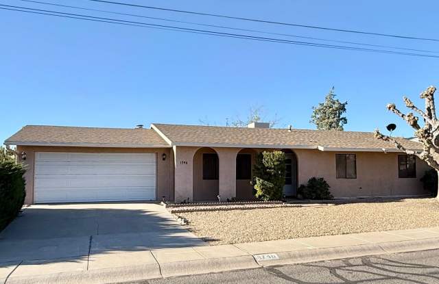 Charming 3-Bedroom Home Near Cerbat Cliffs Golf Course! - 1746 Gates Avenue, Kingman, AZ 86401