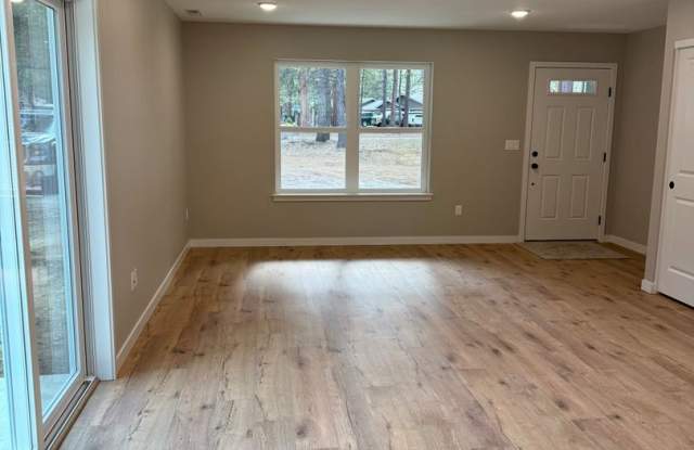 NEW 2-bd/2-bath in the serene community of Tollgate! - Sisters, OR Gallery 3