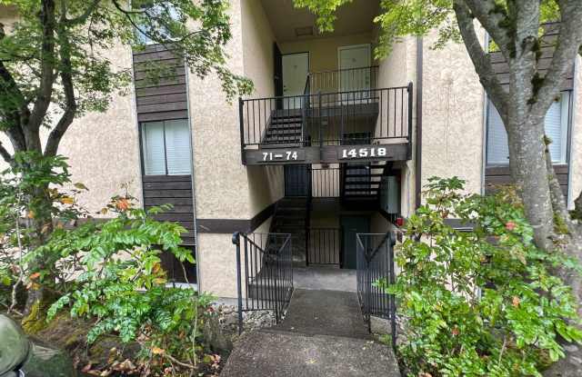Renovated Top-Floor Condo in Prime Kirkland (Kingsgate) Location! photos photos