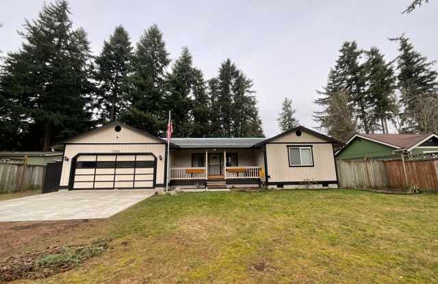 Beautiful 3 Bedroom 2 Bath Home at Lawrence Lake! photos photos