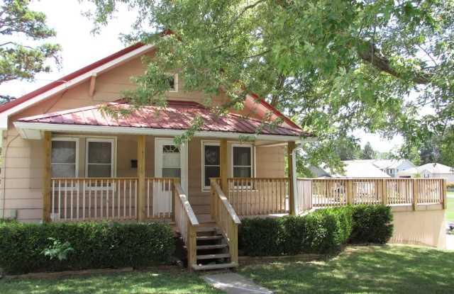 110 N Walnut St photos photos