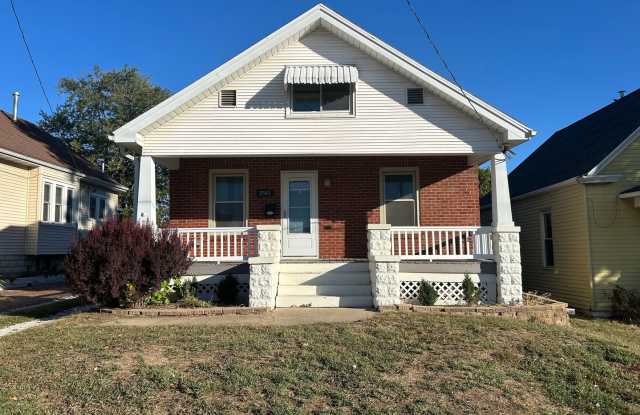 2 Bedroom 1 Bath - 2543 Cedar Street, Quincy, IL 62301
