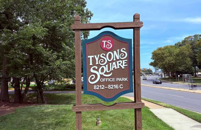 8212-A OLD COURTHOUSE Road unit: 2 photos photos