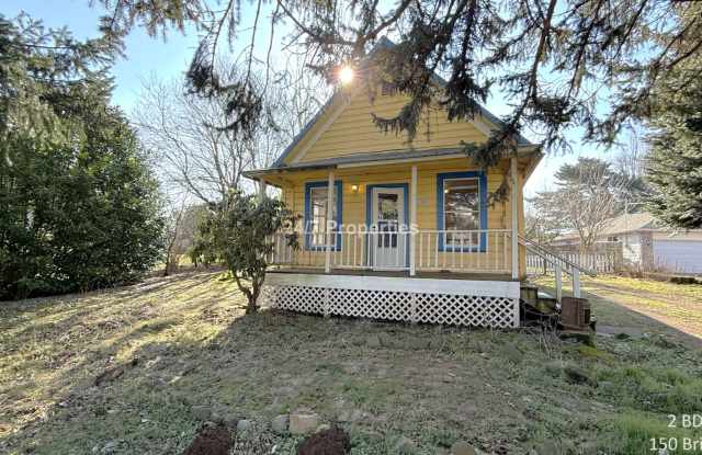 Large Yard! 2 BD Home in Fairview! photos photos