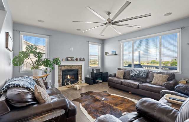 Gorgeous home with spectacular Front Range views! Gallery 3