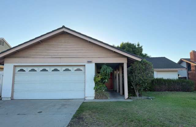 STUNNING Single Story, 3 Bedroom, 2 Car Garage! Gallery 3