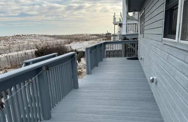 2200 Oceanfront Gallery 4