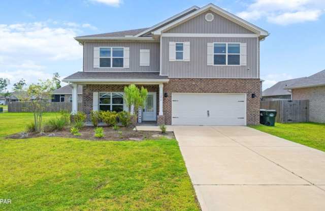 Spacious 5-Bedroom Home + Separate Office in Lynn Haven! Gallery 1